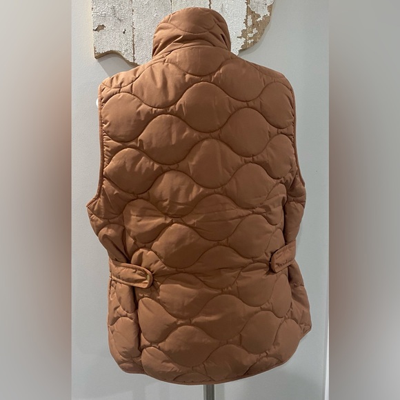 NWT! J. Crew signature Puffer Vest - Picture 4 of 8